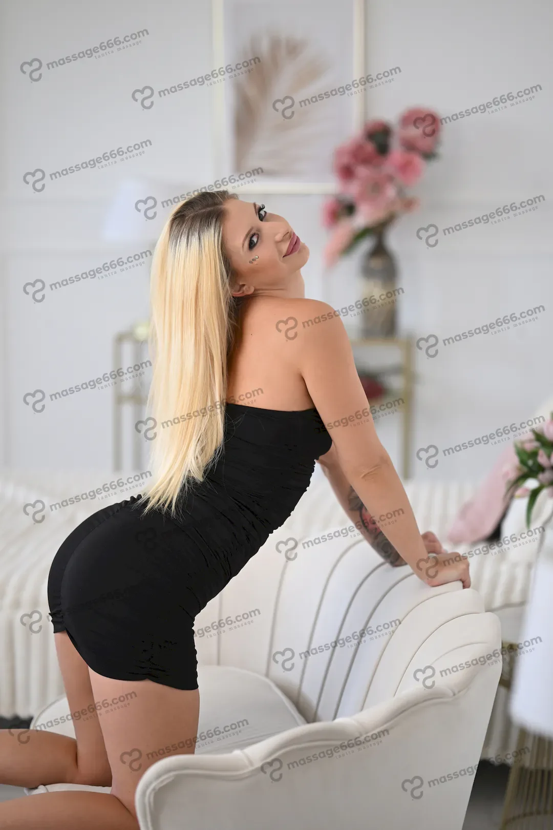 Nicole gallery image 12