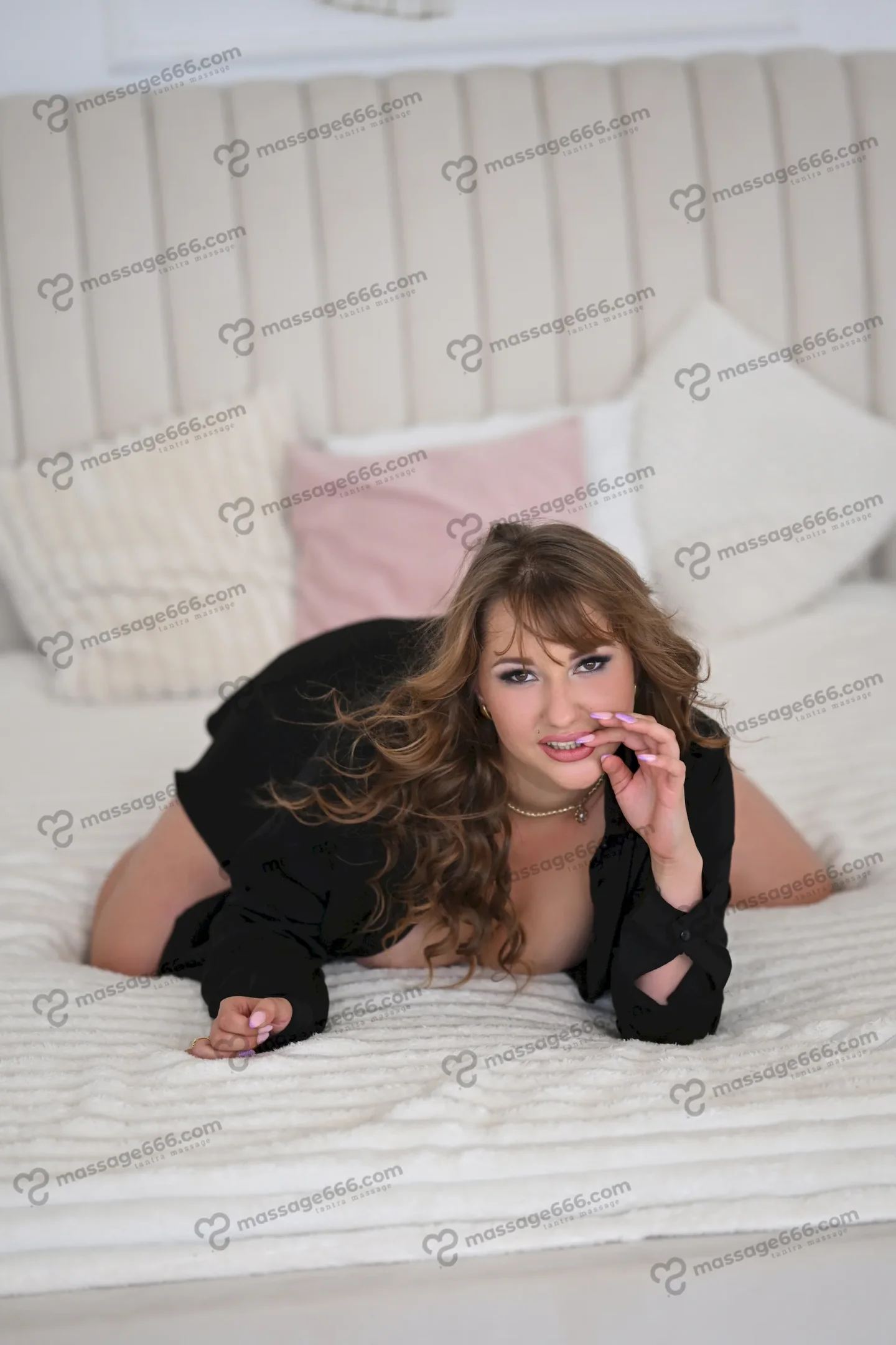 Sarah gallery image 1